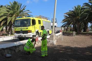 Un camión vuelca en el acceso a Telde desde la GC-1/TA.